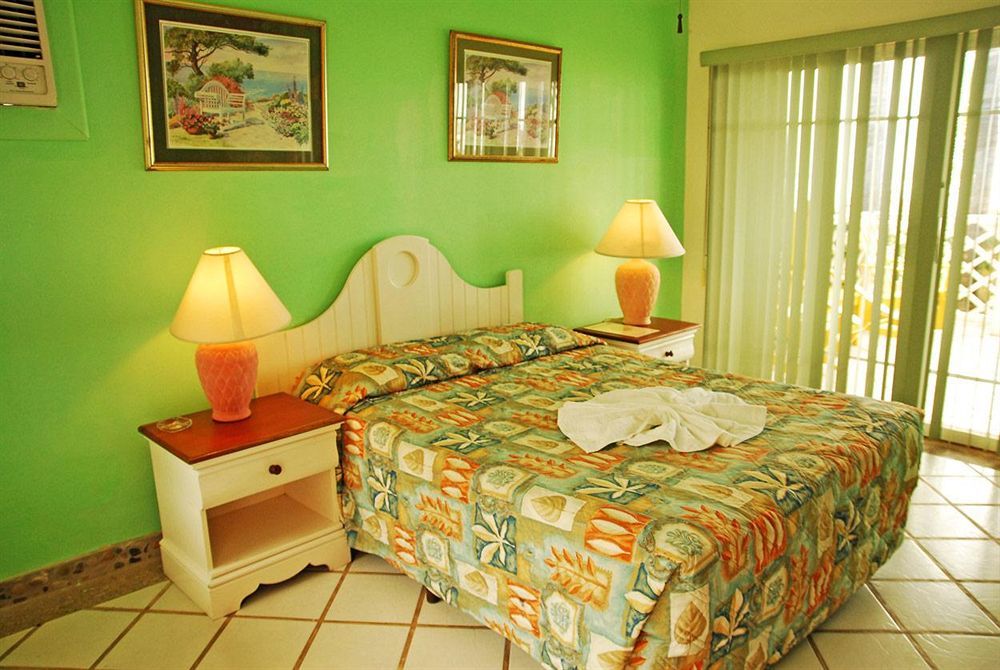 Hotel Vistamar Beachfront Resort & Conference Center Pochomil Exteriör bild